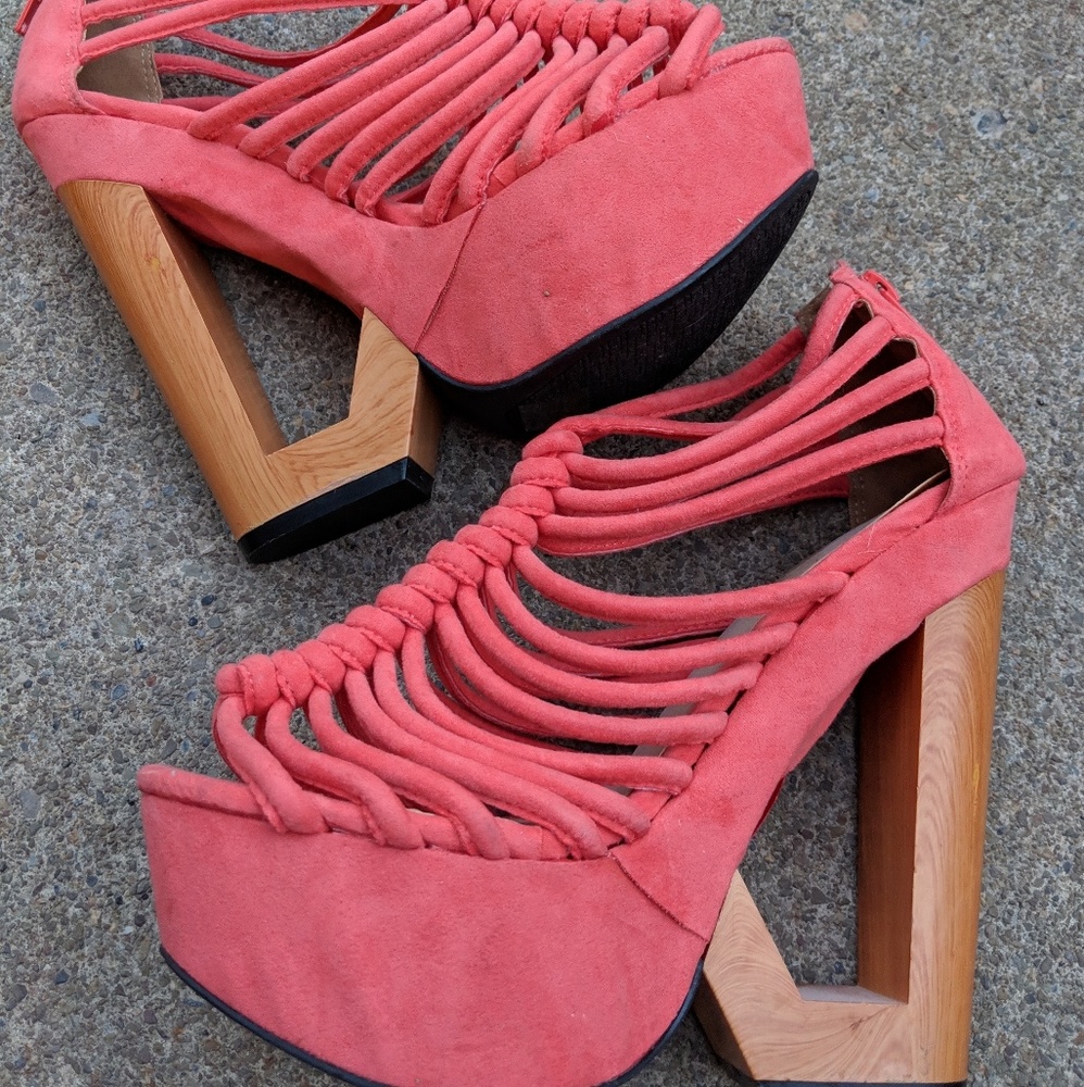 Mark & Maddux Coral Wooden Heels Festival Size 8M